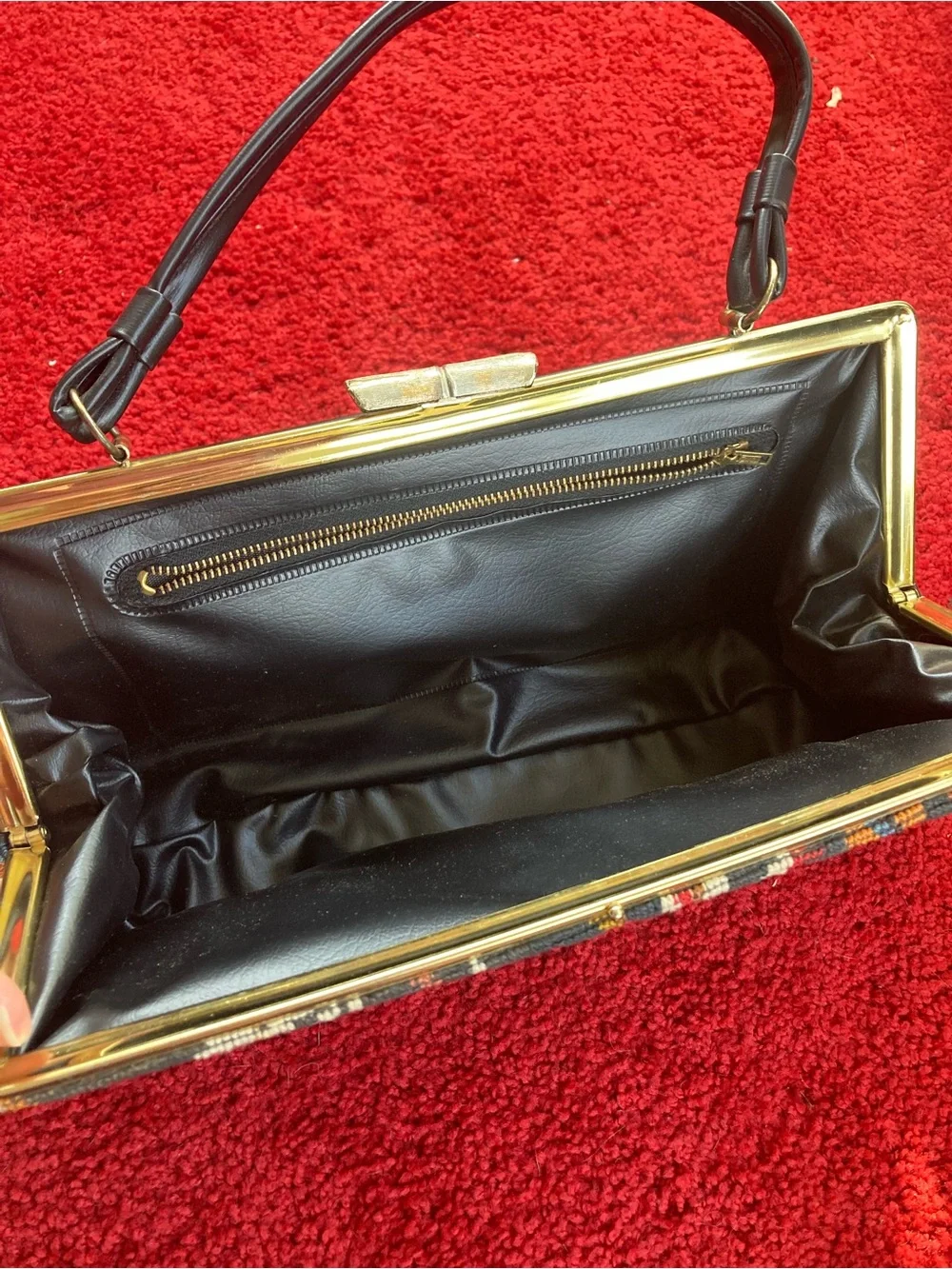 Vintage Bell Black Floral Tapestry Top-Handle Clutch Purse